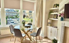 Spacious & Bright 3 Bed Harrogate Apartment
